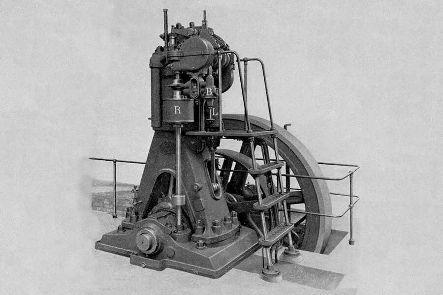 Двигатель Рудольфа дизеля 1897. Первый дизельный двигатель 1897. Первый дизельный двигатель Рудольфа дизеля.