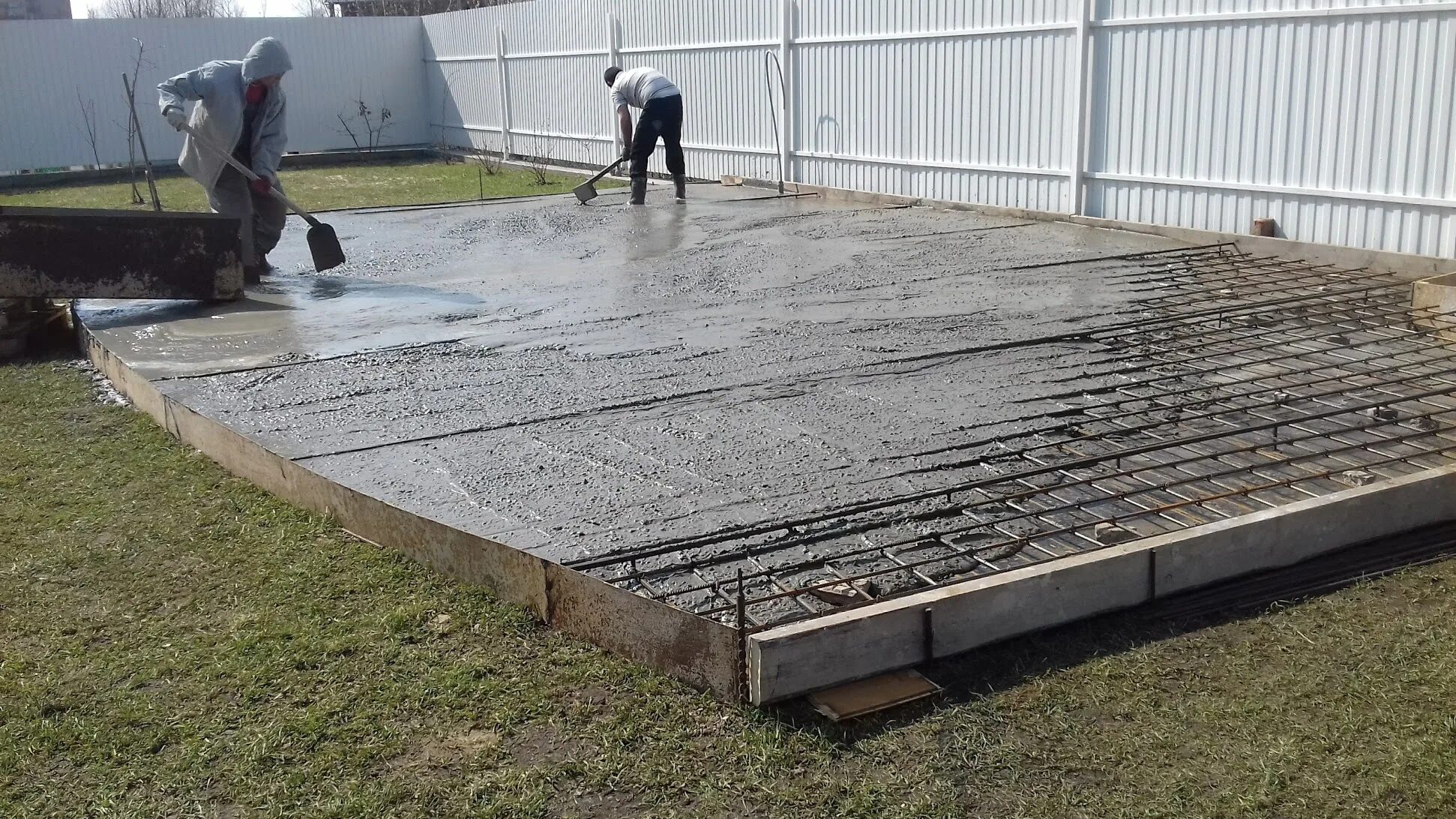 фундамент из дорожных плит 6х2. монолитная плита толщиной "100мм". дорожный фундамент. плиты перекрытия на фундамент. плита фундаментная технология 300 мм.