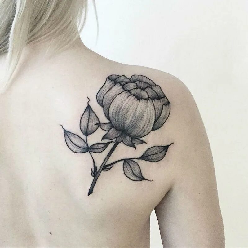 Красивые тату на плече женские. Эскизы на лопатку. Тату на лопатке женские. Татуировка на лопатке женская. Тату на лопатке.