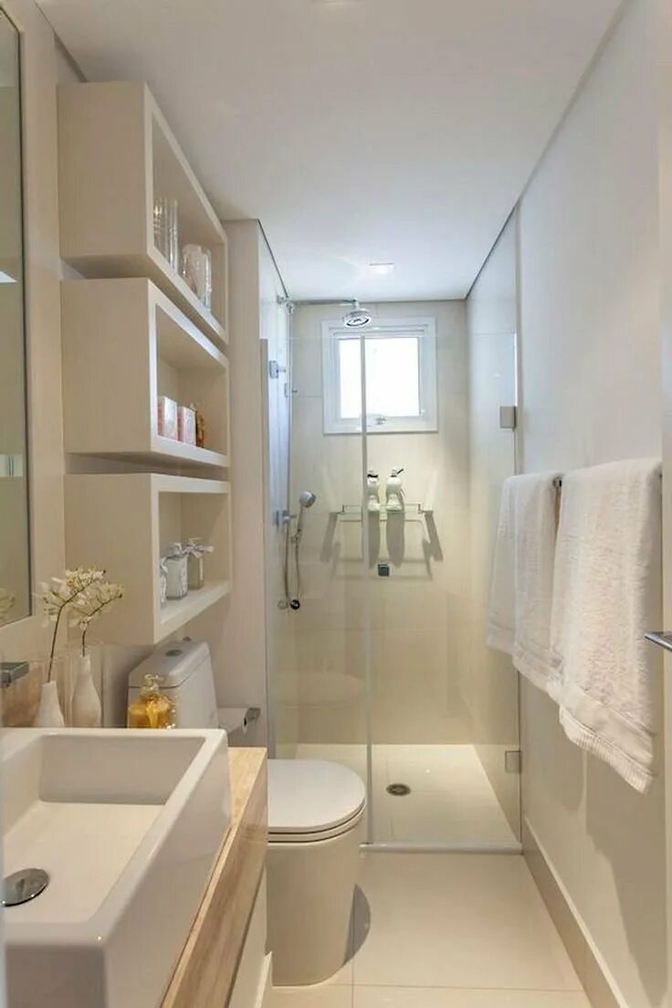 Дизайн узкой ванной комнаты. Планировка узкой ванной. Интерьер узкой ванной. Узкая длинная ванная комната. Планировка длинной узкой ванной комнаты.