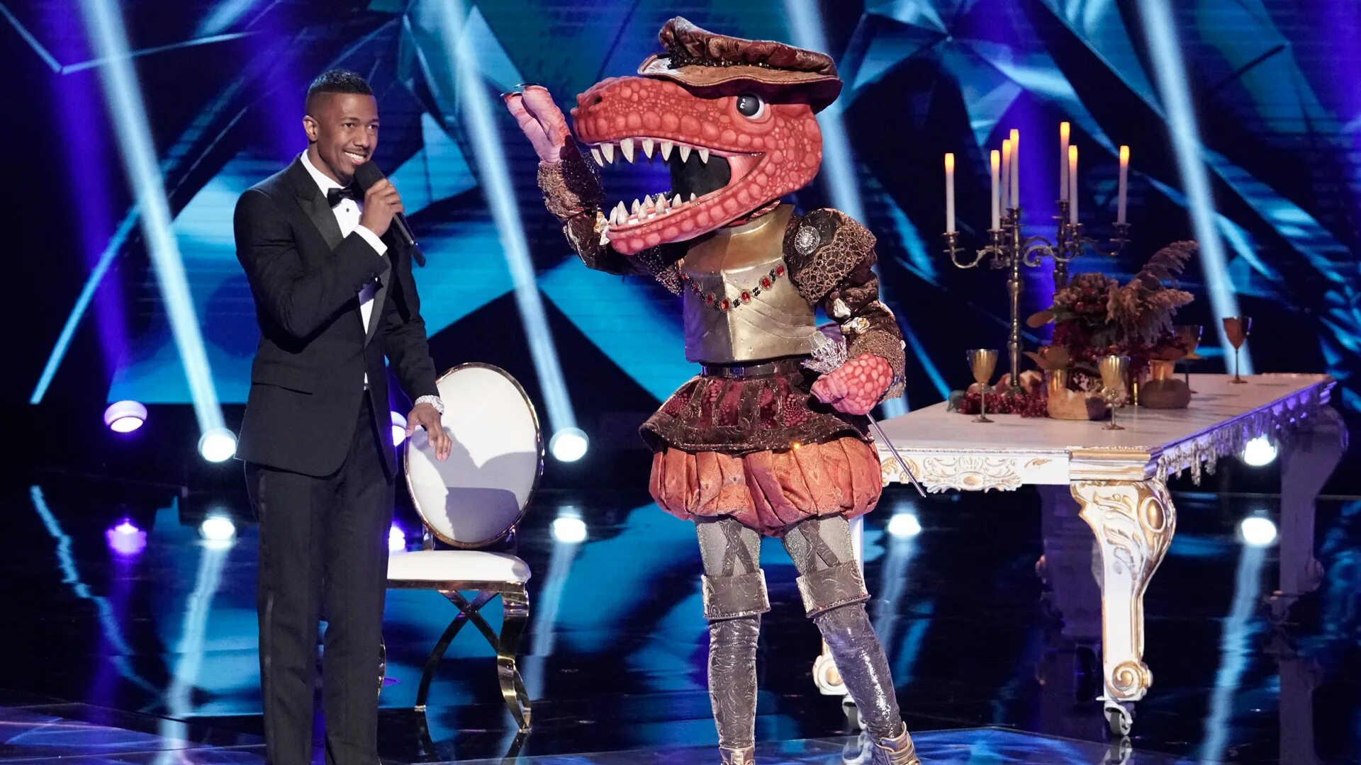 Masked date. Маскет сингер. шоу маска 3 сезон америка. шоу маска 3 сезон 2025. the masked singer сериал.