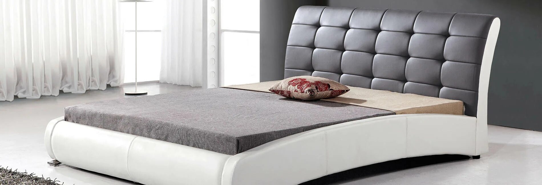 Кровать с высоким матрасом. Матрасы фабрика сна s-5 70x200. Производство кроватей матрасов. Матрас в интерьере спальни. Матрас в интерьере.