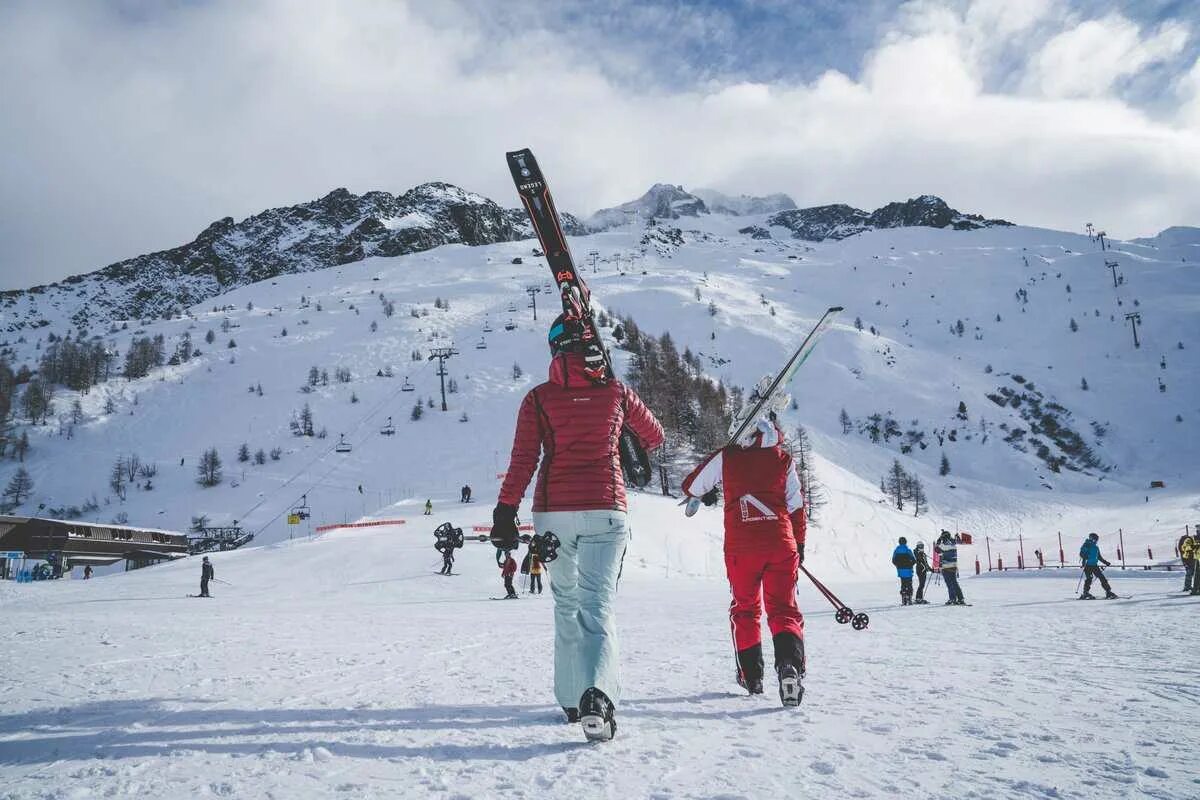 Шамони горнолыжка. Курорт Шамони лыжи. Ябули горнолыжный курорт. Горнолыжный склон. Названия горнолыжных курортов