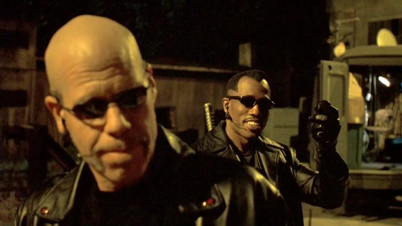Blade 2 the soundtrack album. Уэсли снайпс блэйд. Песня blade. Песня blade. Песня blade.
