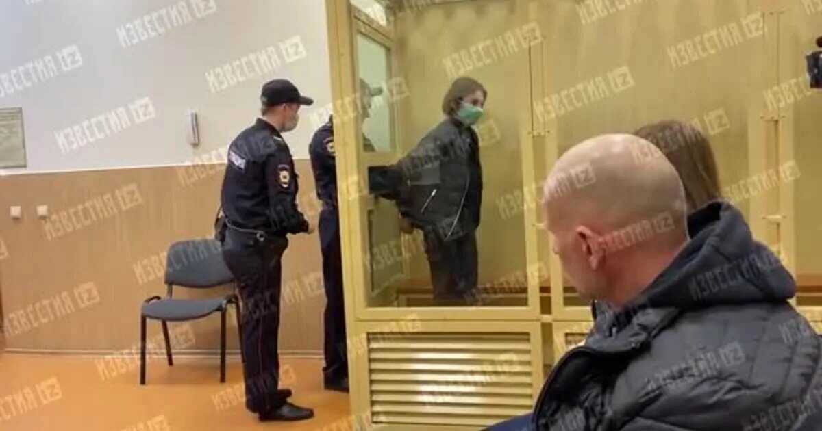 Девушка арестована в суде. Арестц в Петербурге. Арест девочки в Санкт-Петербурге. Последние задержания депутатов в СПБ.