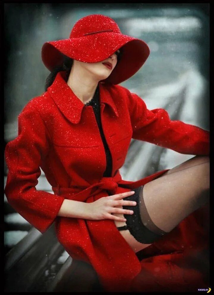 Девушка в красном дам несчастным. (lady in red) ирина кирсанова. девушка в красном. девушка в красном платье и шляпе. девушка в красной шляпе.