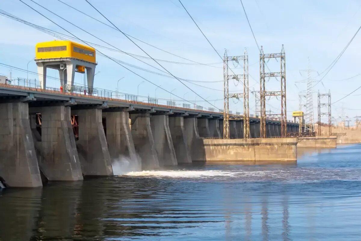 Гэс жигулевск сейчас. Русгидро жигулевская гэс. Тольятти плотина гэс. Волжская гэс жигулевск. Гэс жигулевск сейчас.