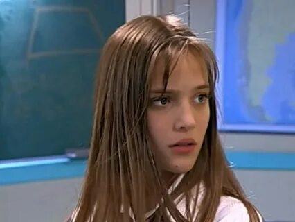 Өзінің мүшесін, жыныс мүшесін және әтешін басқаларға көрсетеді.