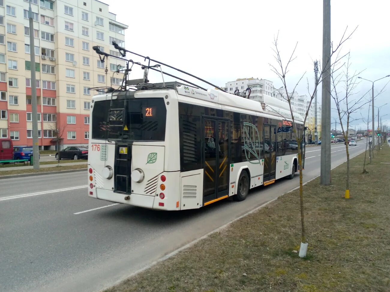 24 троллейбус гродно. БКМ 32100d троллейбус. Троллейбус Иль 32100d Нижний. Трамвай и троллейбус. Трамвай фото.