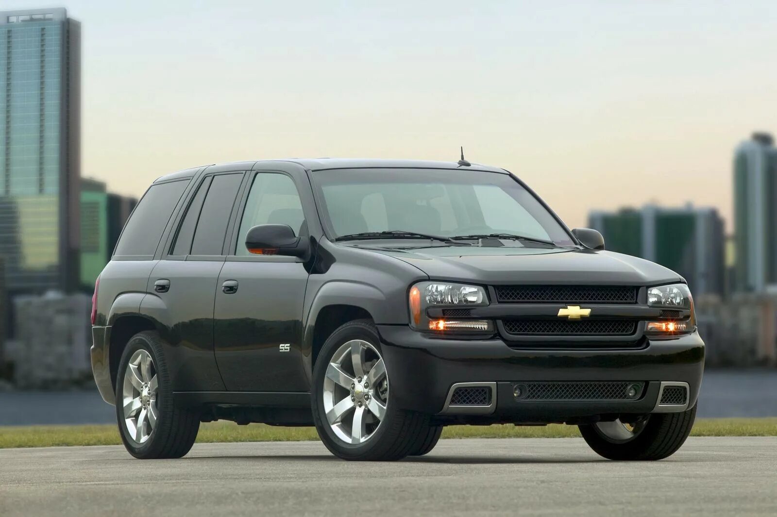 Купить шевроле иркутская область. Chevrolet trailblazer SS 2006. Chevrolet trailblazer SS 2005. Chevrolet trailblazer 1. Chevrolet trailblazer 2001.