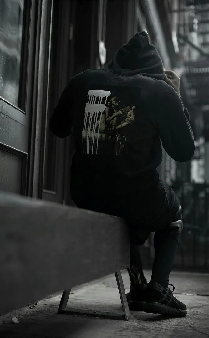 Влад миронов новосибирск. Дерзкий парень. Тихомиров кирилл андреевич. Неймар фотосессия в кепке. Смешной спортивный костюм.