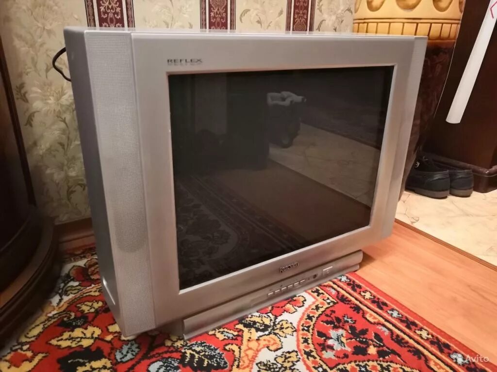 Самый простой телевизор. Rolsen c2120. Телевизор старый Rolsen 2120. Телевизор Ролсен ламповый. Кинескопный телевизор Ролсен.