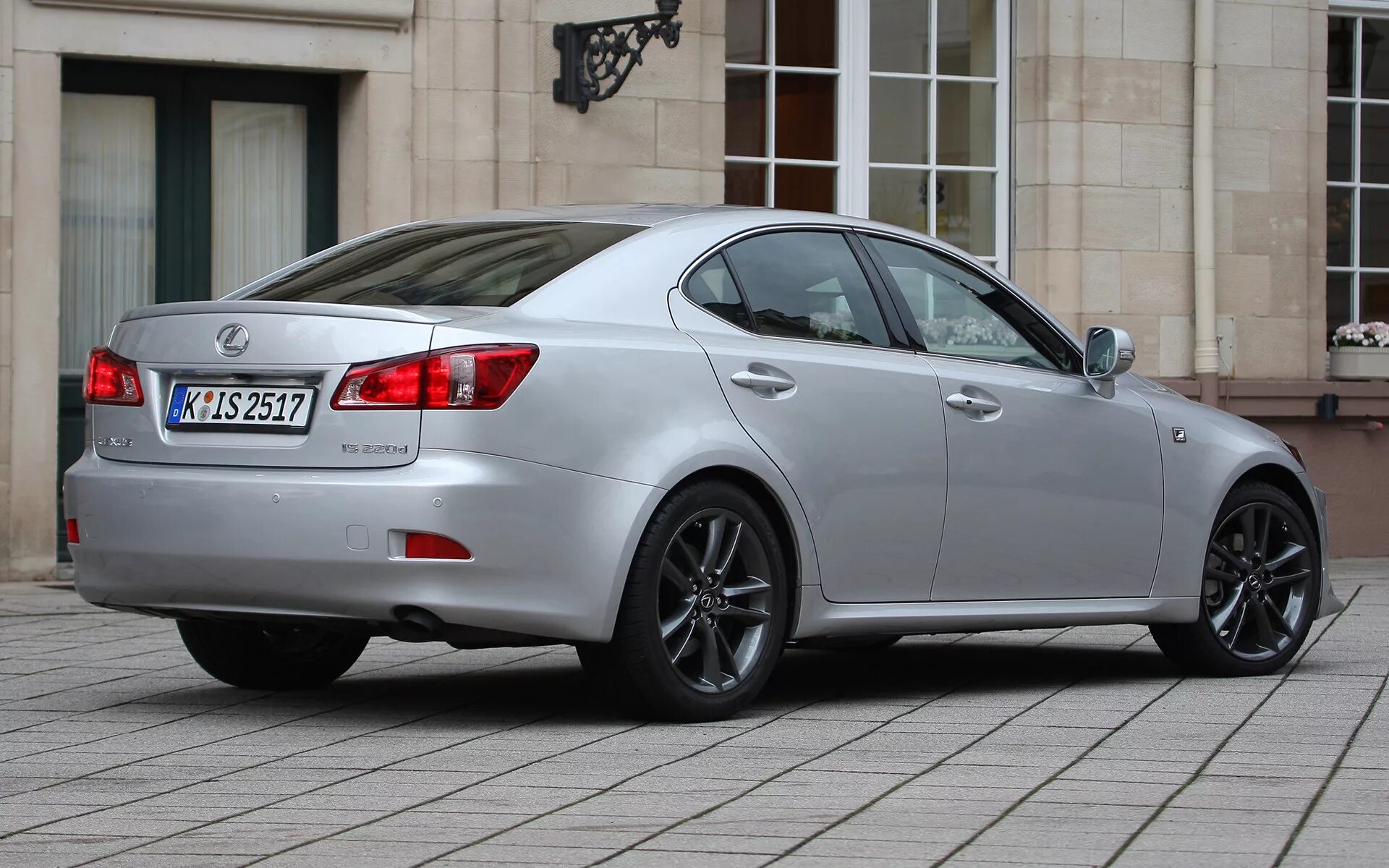 Лексус is 220. Lexus is 220d. Lexus is 220d 2006. Lexus is 220d 2.