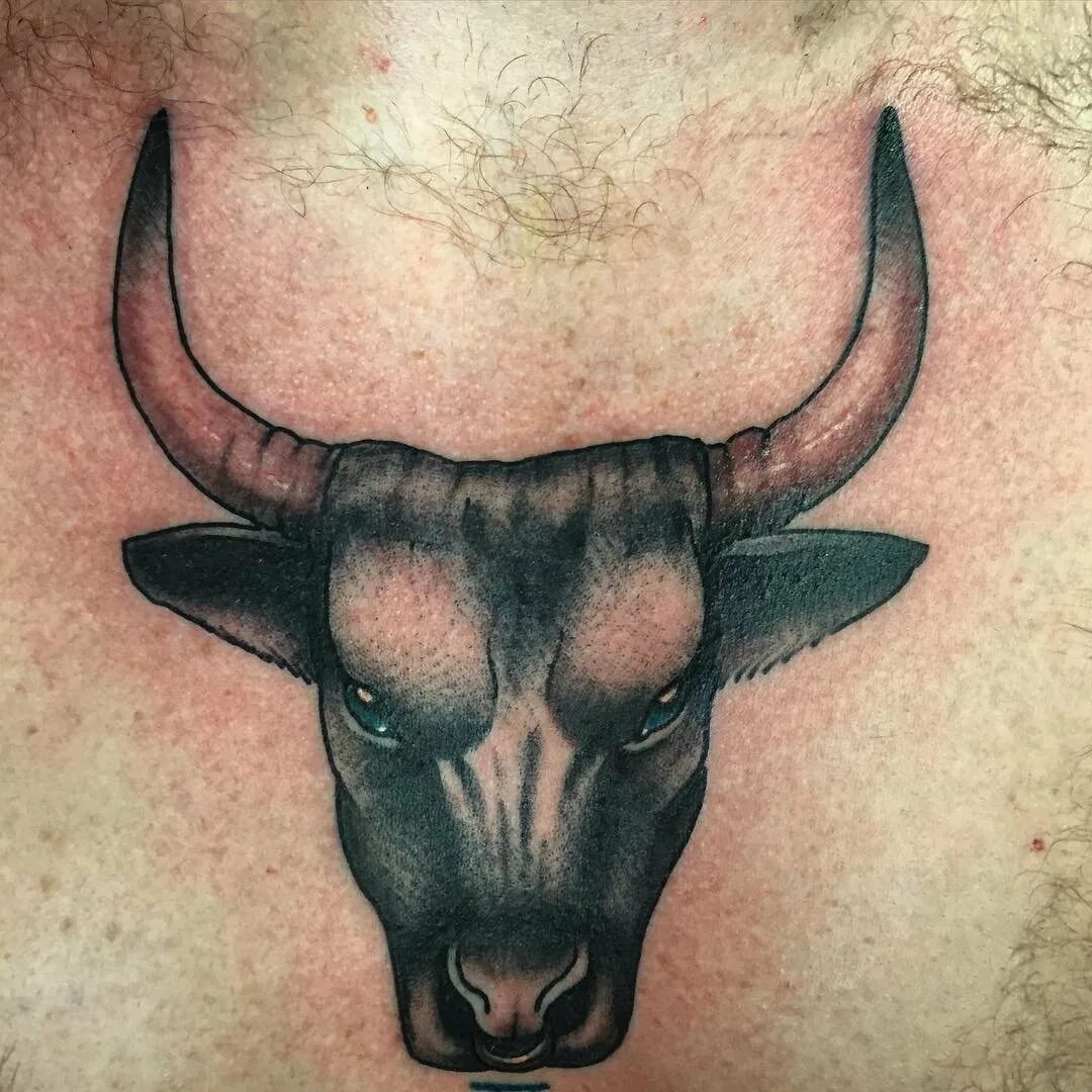 бык значение. тату быка на грудине. тату бык. тату бык для мужчин. тату мужские бык.
