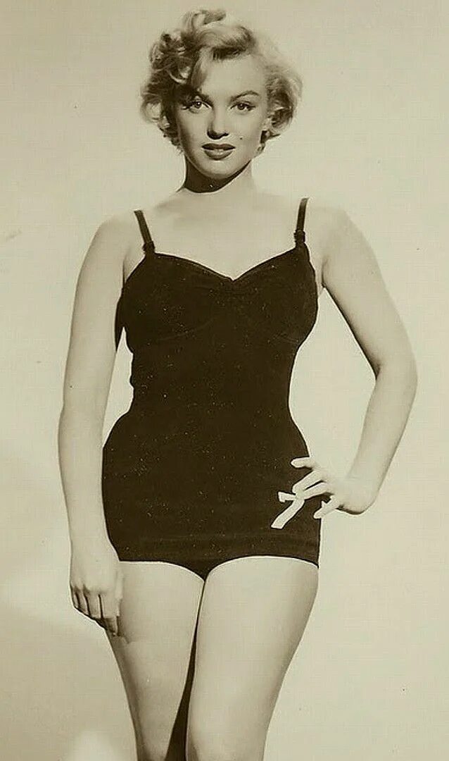 Мэрилин монро рост. Фигура мэрилин мэрилин монро. Мэрилин монро рисунок. Marilyn shape. Marilyn shape.