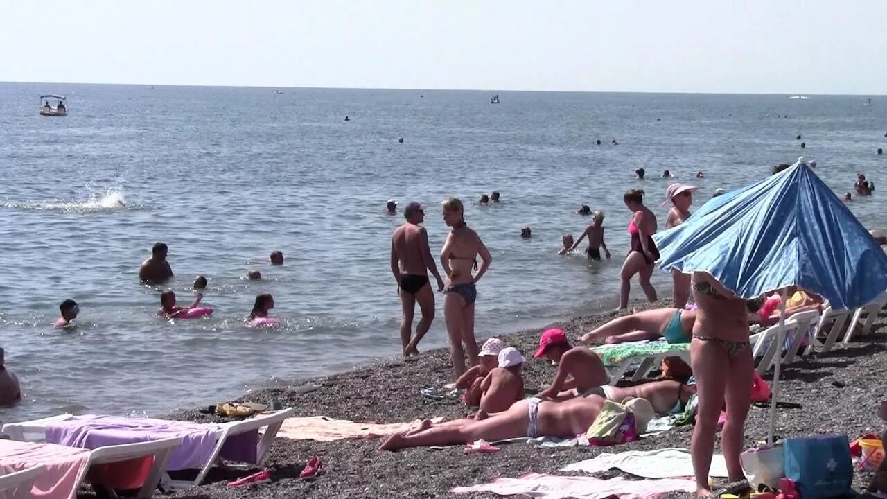 Пляж судак 2023. Евпатория пляж лазурный. Курортный пляж видео. Мариуполь море пляж 2023. Курортный пляж видео.
