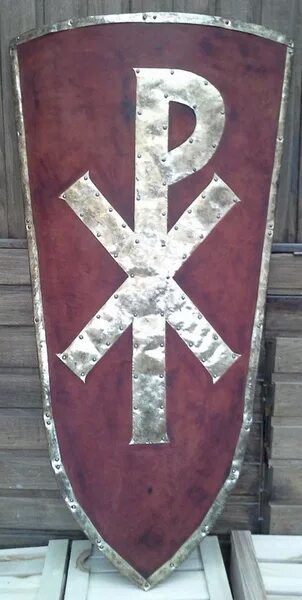 Византийский круглый щит. Щит византии. Византийский щит с лабарумом. Византийский щит. Книги византии.