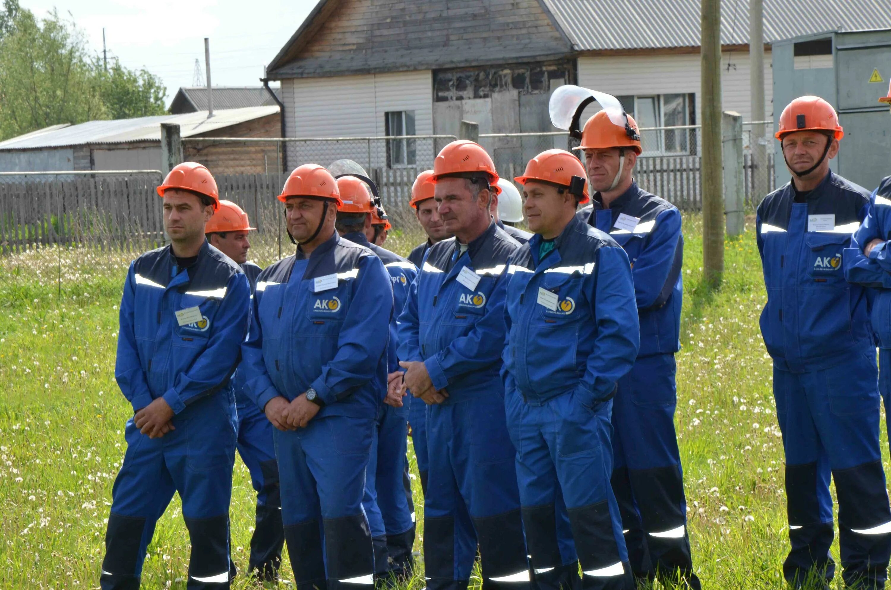 Мэс бийск. Алтайкрайэнерго кулундинские мэс. алтайкрайэнерго бийск. бригада электромонтеров. алтайкрайэнерго соревнования.