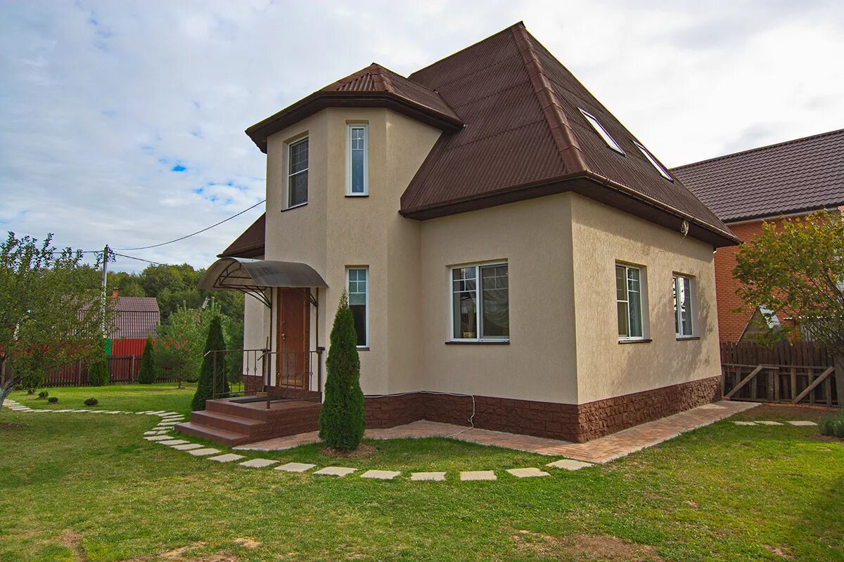 Фото домов с авито. Загородный дом для ПМЖ. Дом по Каширскому шоссе. Коттедж в пределах МКАД. Загородный дом вторичка.