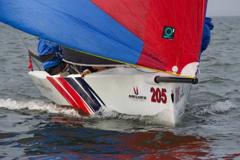 Sailing 6. Outremer 51. Корабль с боку. Sailing 6. Usa-17 bor90 27 метровый гоночный тримаран.