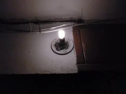 В подъезде 3 лампочка не горит