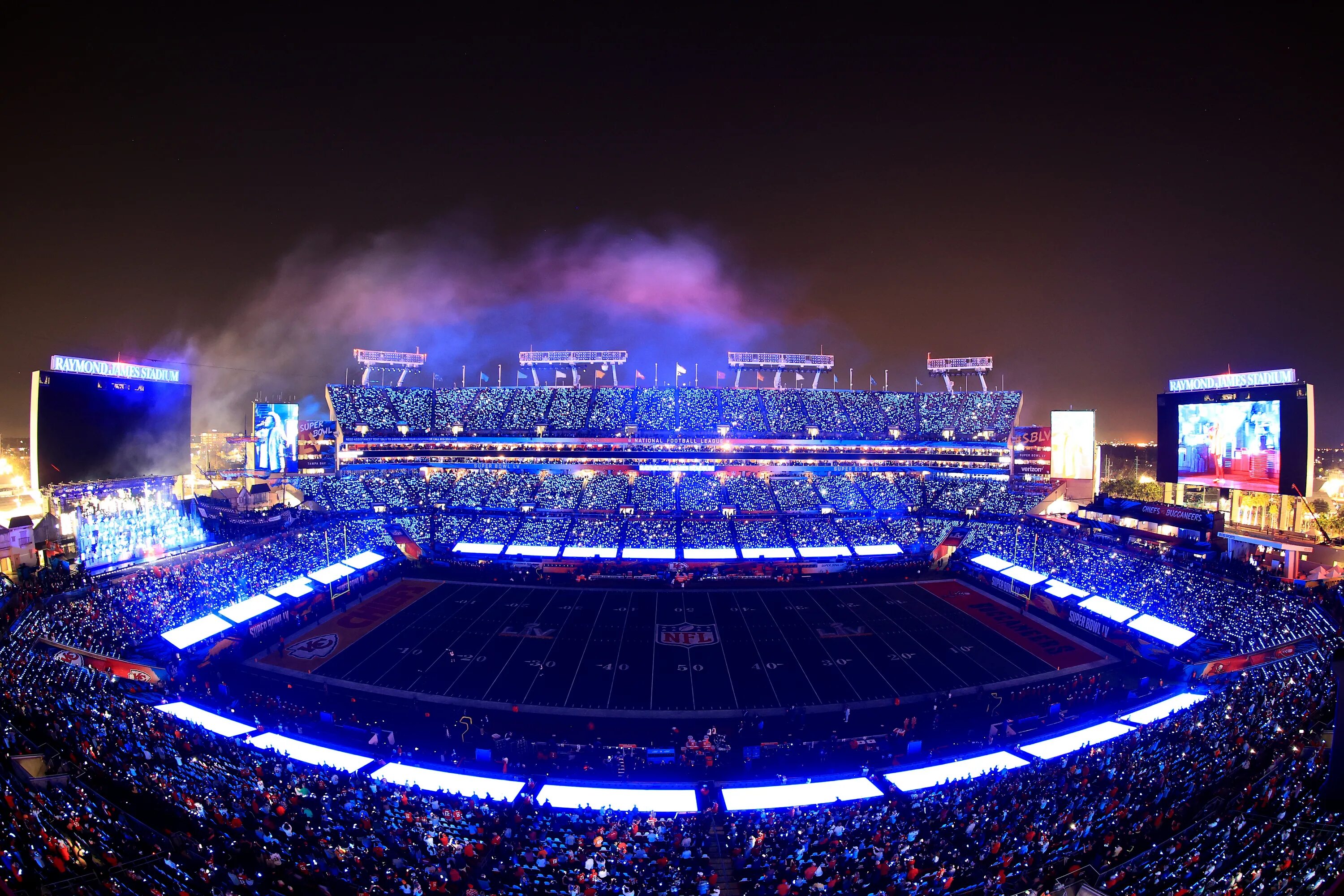 Bowl halftime show. Супербол 2022. Супербоул 2022. Супербоул 2012. Супербоул стадион.