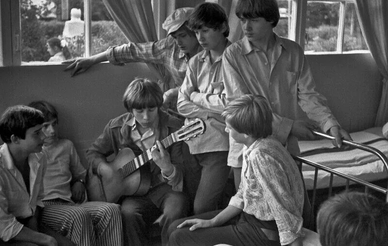 Оттепель москва 60-е. Ссср в 60е 80е годы. Советское детство цветные. Советские дети 50-х. Советские люди.