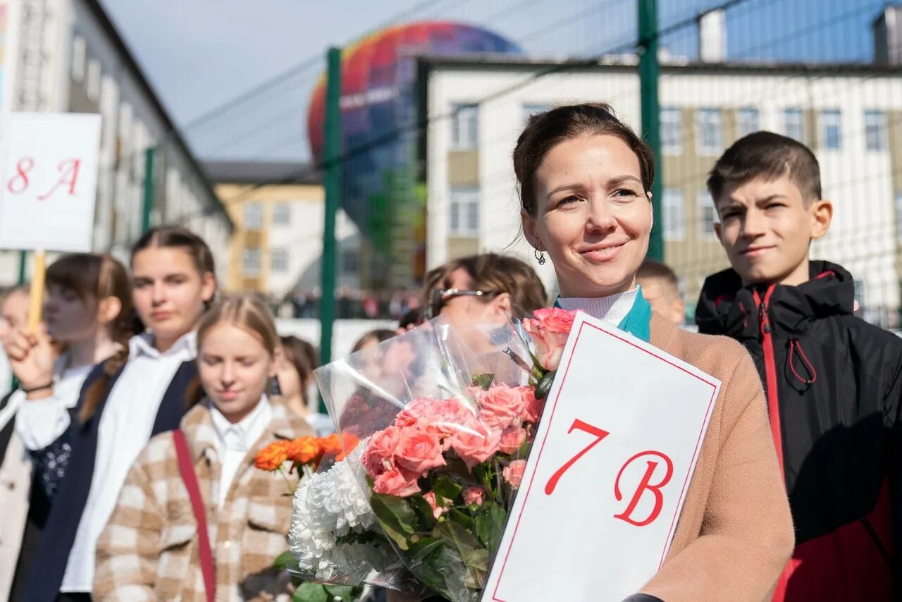 Сайт школы открытие. Школа 19 Сочи. Школа номер 19 Сочи Мамайка. Мамайка.19 школа.Сочи Сочи школа Мамайка 19. Директор школы 19 Сочи.