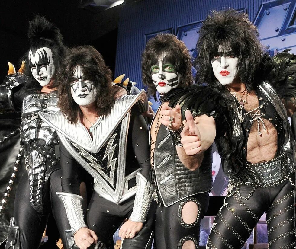 Кис ю. Группа kiss. группа кисс фото. группа кисс участники. глэм рок группа kiss.