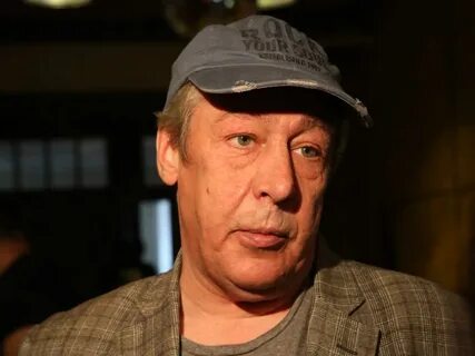 Какой актер сел