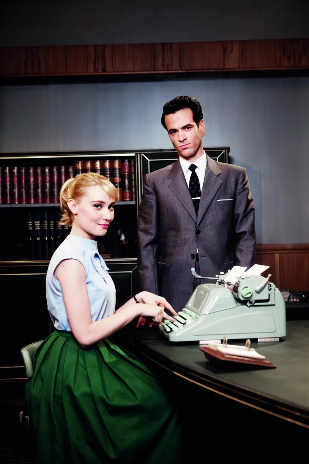 ромен дюрис любовь на кончиках пальцев. любовь на кончиках пальцев (2012). любовь на кончиках пальцев (2012). дата выхода серий любовь с кончиков пальцев. любовь на кончиках пальцев фильм.