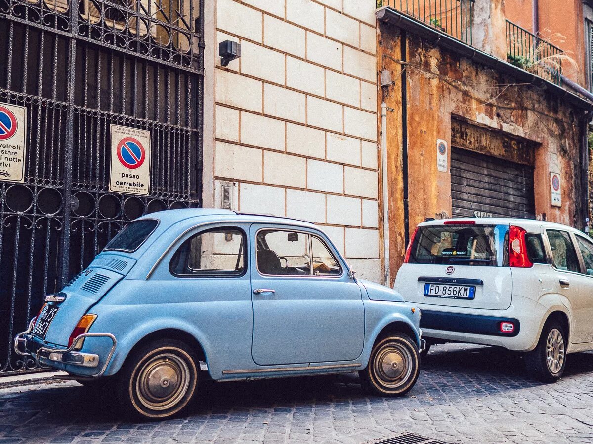 Фиат 500. Fiat 500 1971. Ferrari 400sa. Итальянское авто 5. Итальянские машины премиум класса старые.