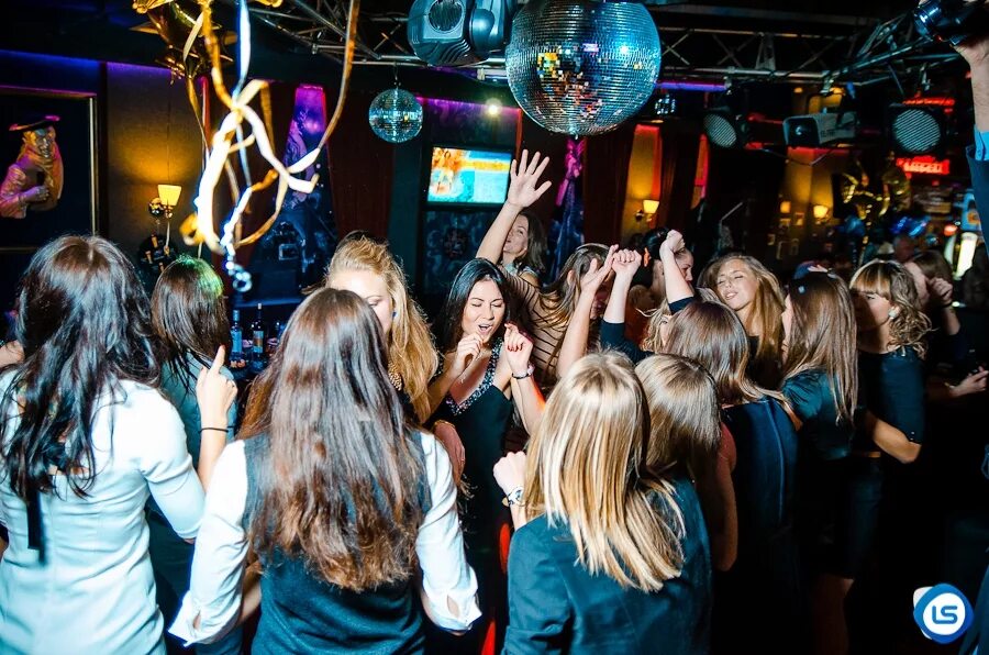 Бар в фитнес клубе дизайн. Marks club. Лондонский клуб. Marks club. Гуд джим новороссийск.