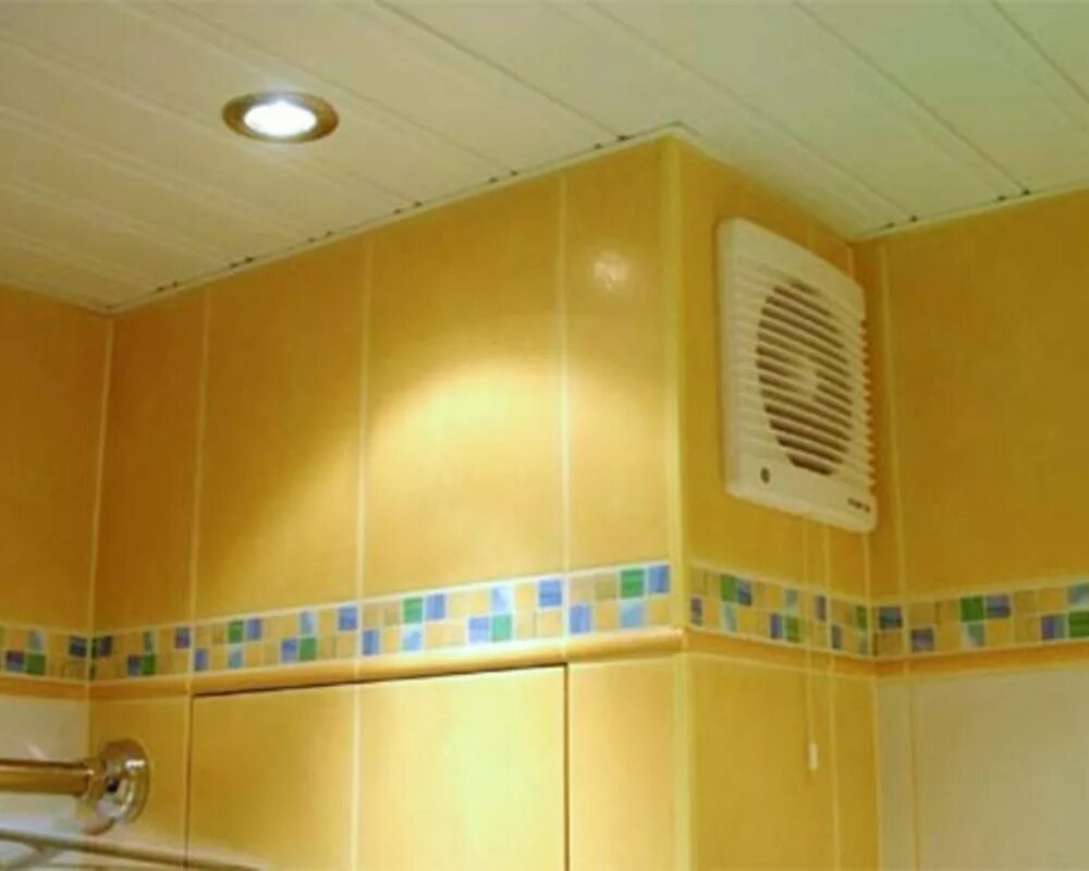 Вентиляция в стене ванной. Вентиляционные вытяжки для ванной для pro100. Вытяжная вентиляция в ванной. Вытяжная вентиляция в ванной и туалете. Монтаж вытяжного вентилятора в ванной.