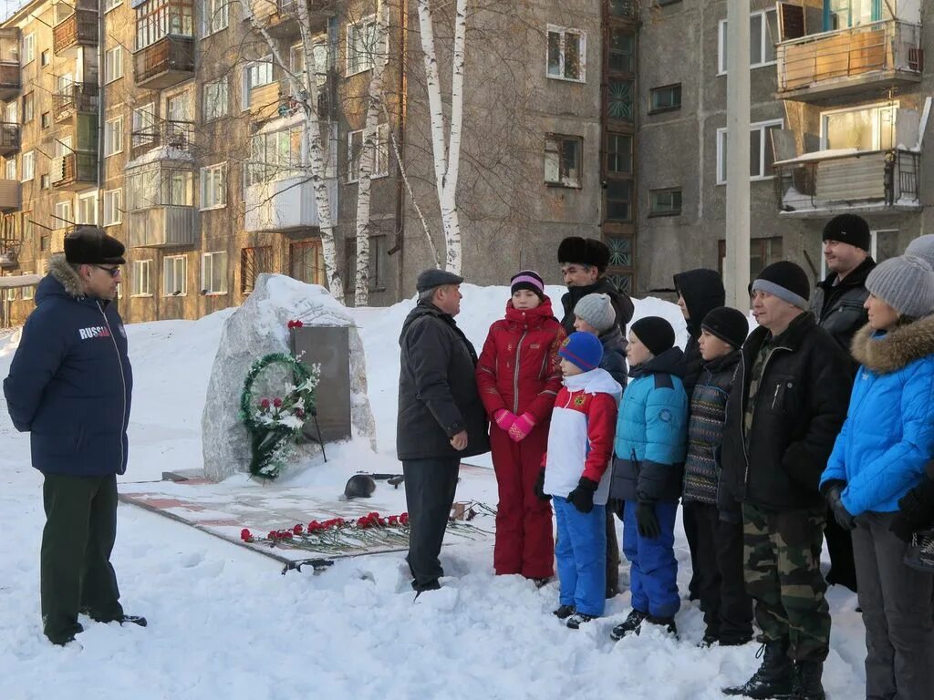 Медногорск аллея воинам интернационалистам. Гурьевский военкомат Кемеровской области. Начальник отдела по благоустройству Гурьевск Кемеровская область. Гурьевский муниципальный округ Кемеровской области свеча памяти. Новости гурьевска кемеровской