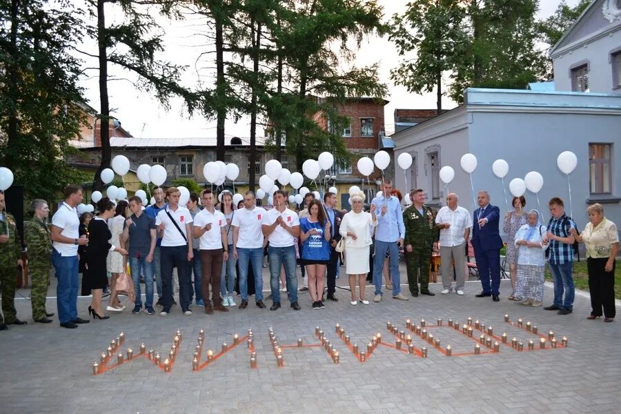 Свеча вокзал кировская область. Свеча кировская область церковь. Свеча кировская область. Свеча вокзал кировская область. Типичная свеча кировской.