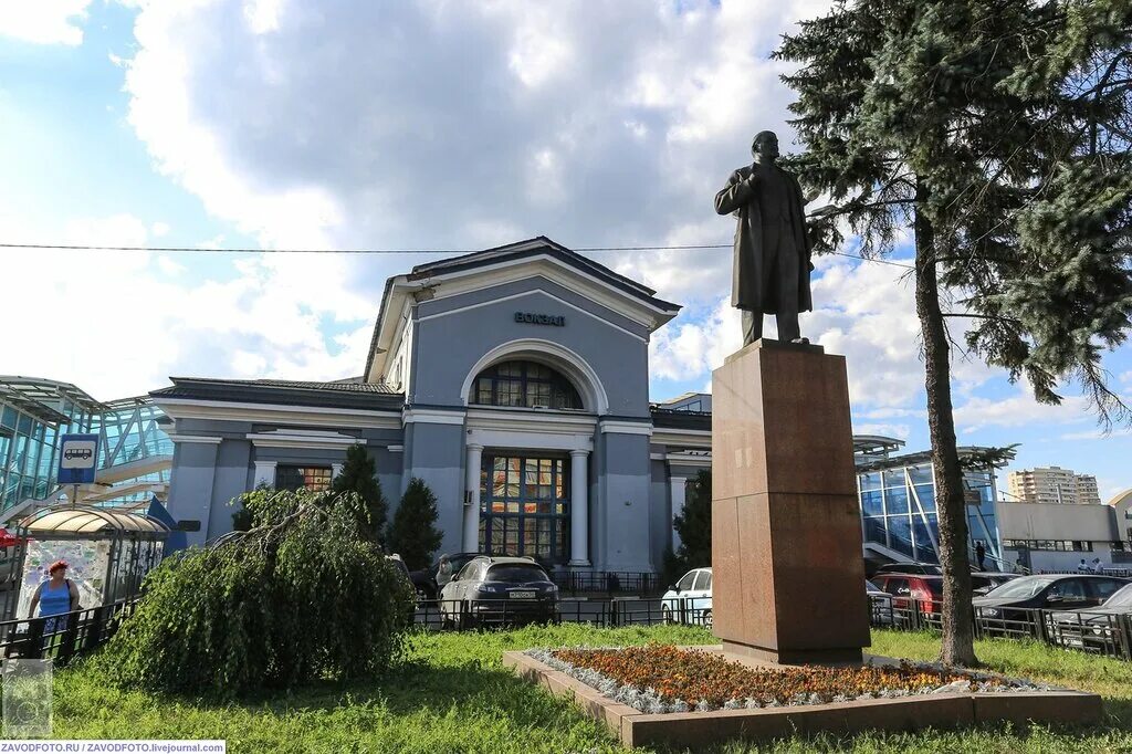 Название города мытищи происходит от слова мыт. Мытищи памятник ленину станция. памятник ленину на вокзале в мытищах. прогулка по мытищам. знаменитости города мытищи.