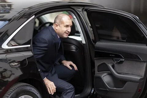 Головной автомобиль