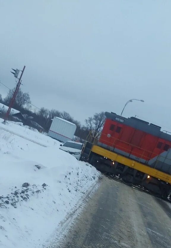 Тепловоз. Поезд тепловоз. Железнодорожный переезд. Авария на переезде в ярославской области