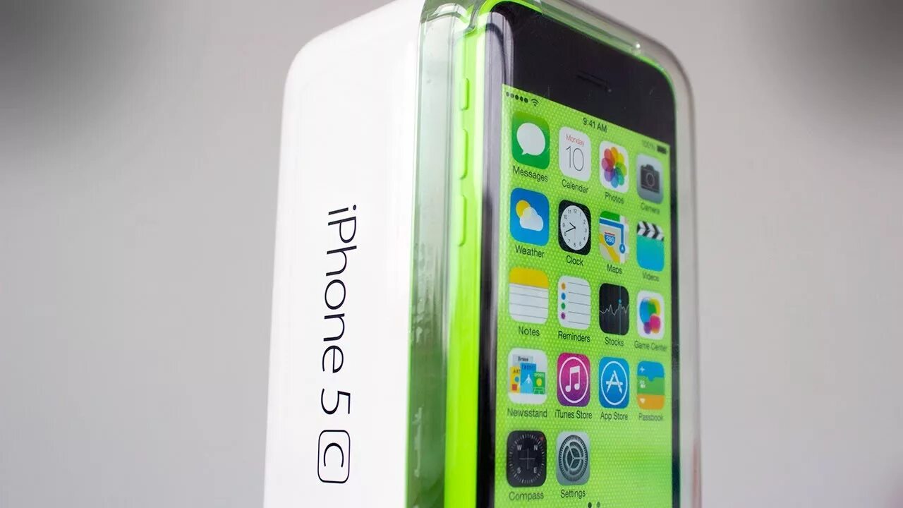 Видео сколько стоит айфон. Apple iphone 5c. Iphone 5c зеленый. Коробка айфон 5c. Айфон 5 s за 2000.