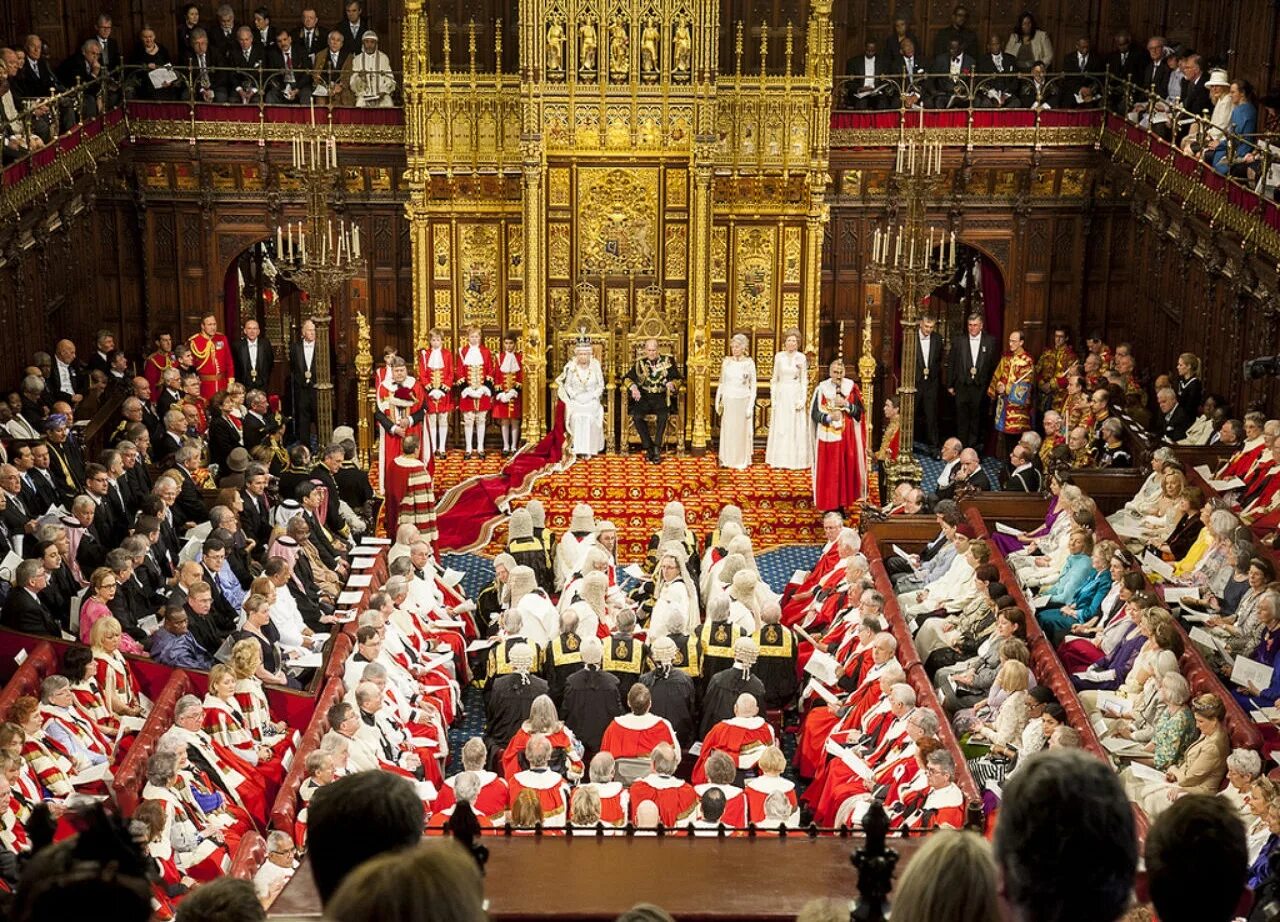 В каком году первый парламент англии. Парламент Англии палаты лордов палата. Палата лордов (House of Lords). Парламент Англии палата лордов заседание. Заседание палаты общин парламента Великобритании.