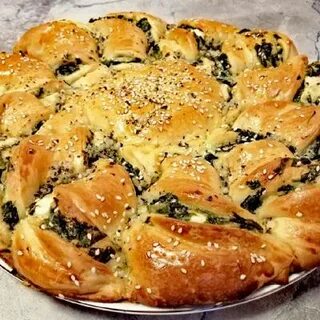 Слоеный пирог с моцареллой