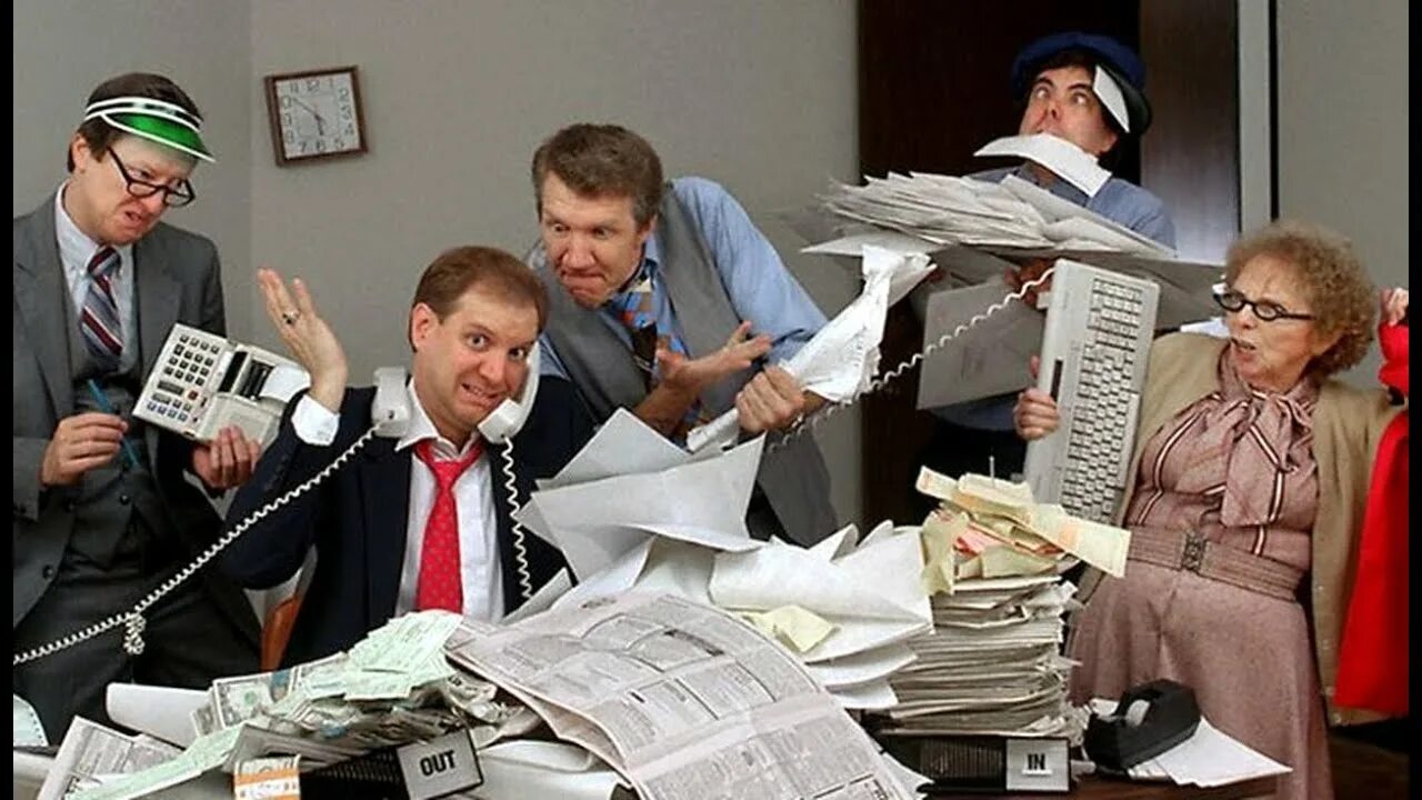 Вышли ли люди на работу. Бардак в офисе. Хаос в офисе. Хаос люди офис. Хаос в коллективе.