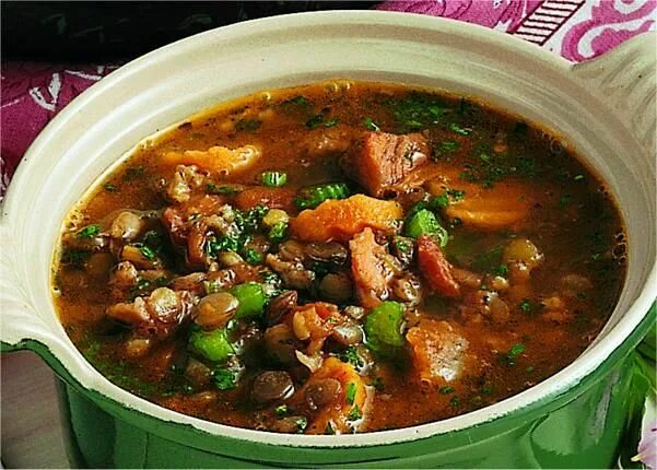 Чечевица с копчеными ребрами
