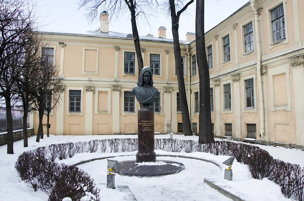 Меншиковский дворец кадетский корпус. Санкт-петербург / меншиковский просп. Меншиковский проспект дом 8. Хостел меншиковский. Дворецменьшекова на васильевском острове.