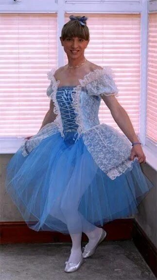 Сисси мода. Photo sissy boy. Кроссдрессер в свадебном платье. Christine bellejolais. Photo sissy boy.