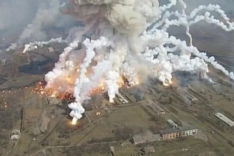 22 апр 16. Взрыв ракеты. Взрыв склада с боеприпасами.