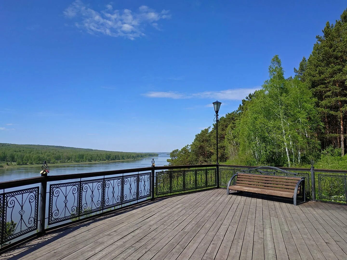 Среднеуральск исеть. Среднеуральск смотровая площадка. смотровая площадка исетское озеро среднеуральск. томская писаница смотровая площадка. озеро исетское смотровая площадка.
