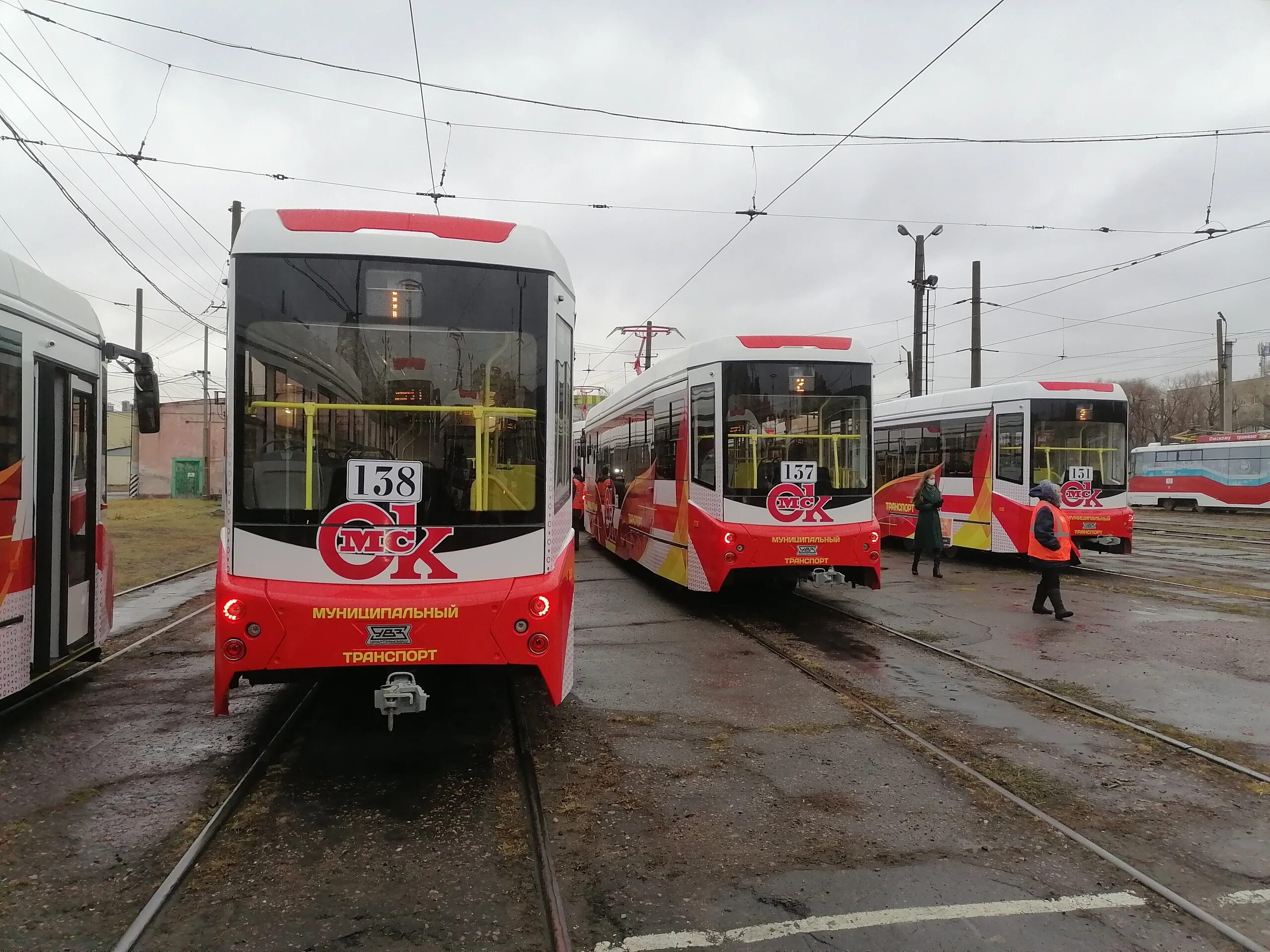 Движение трамвая омск. Трамвай спектр Омск. Омские трамваи новые. Новые трамваи в Омске. Омск трамвай Варламов.
