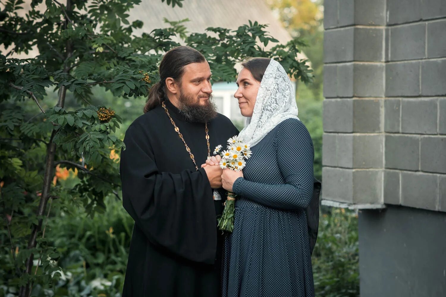 жизнь семьи священника. матушка жена священника. артемий владимиров священник матушка. жизнь семьи священника. православная матушка.